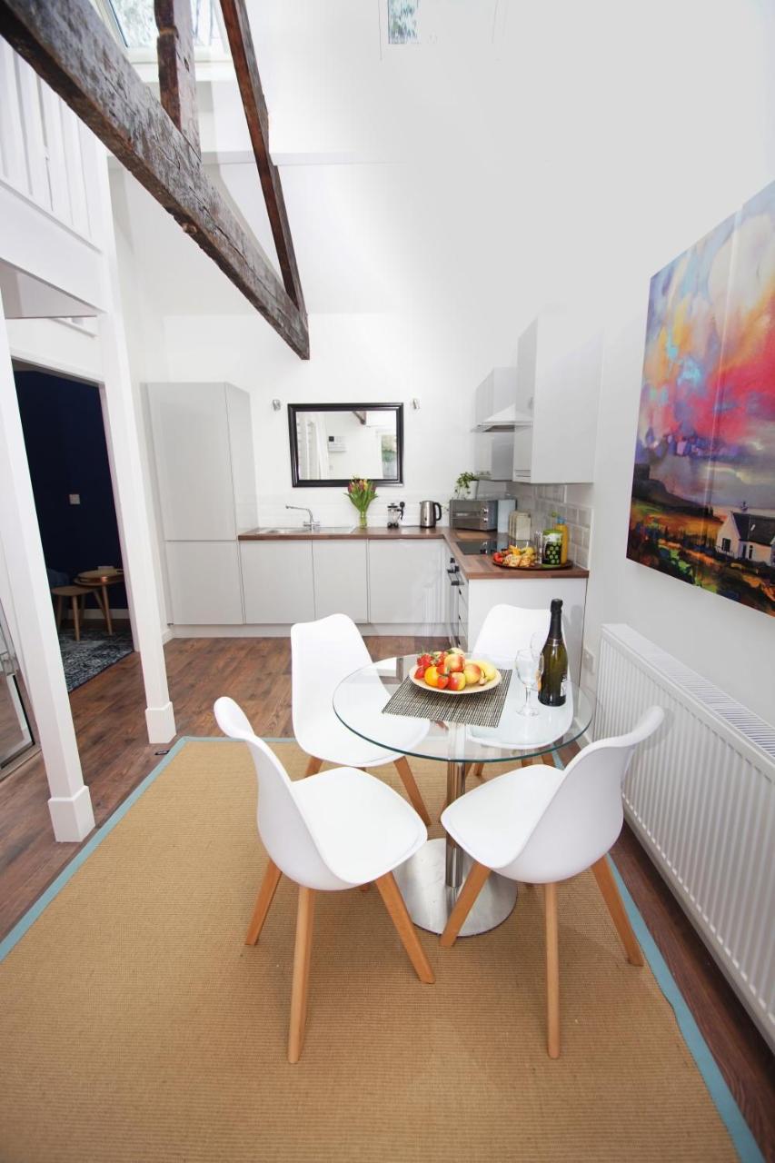 Loft Style Apartment For 4, 1 Broadhurst Court, Close To Town, Station & Hospital Stockport Exterior photo